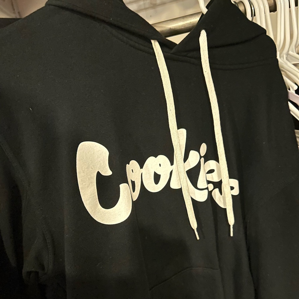 Black Cookies pullover